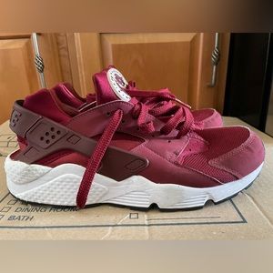 Nike mens Haurache size 11